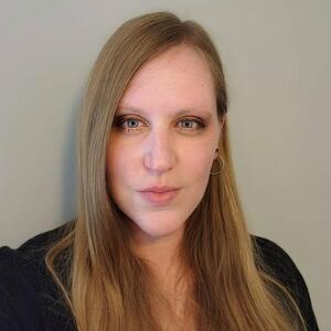Woman wearing a black long sleeve shirt