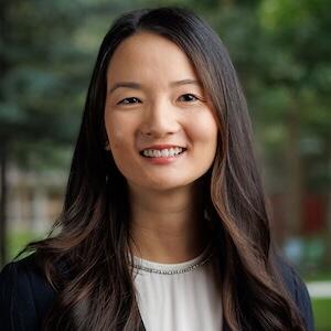 Headshot of Amanda Chan with outdoor background